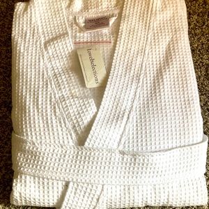 Melsimo spa robe.  Long and bright crisp white in a soft cotton/poly blend.